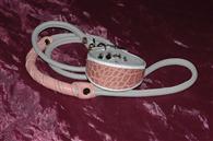 Weiche Halsbänder aus feinem italienischem Leder.
Wie bei der Classic-Serie ist [...]