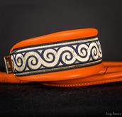 Soft collars, made with very fine Italian Leathers.
This series features a bottom leather and a dec