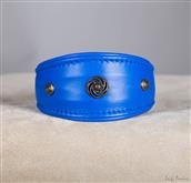 Soft collars, made with fine Italian Leathers.
This series is characterized by a double layer of le
